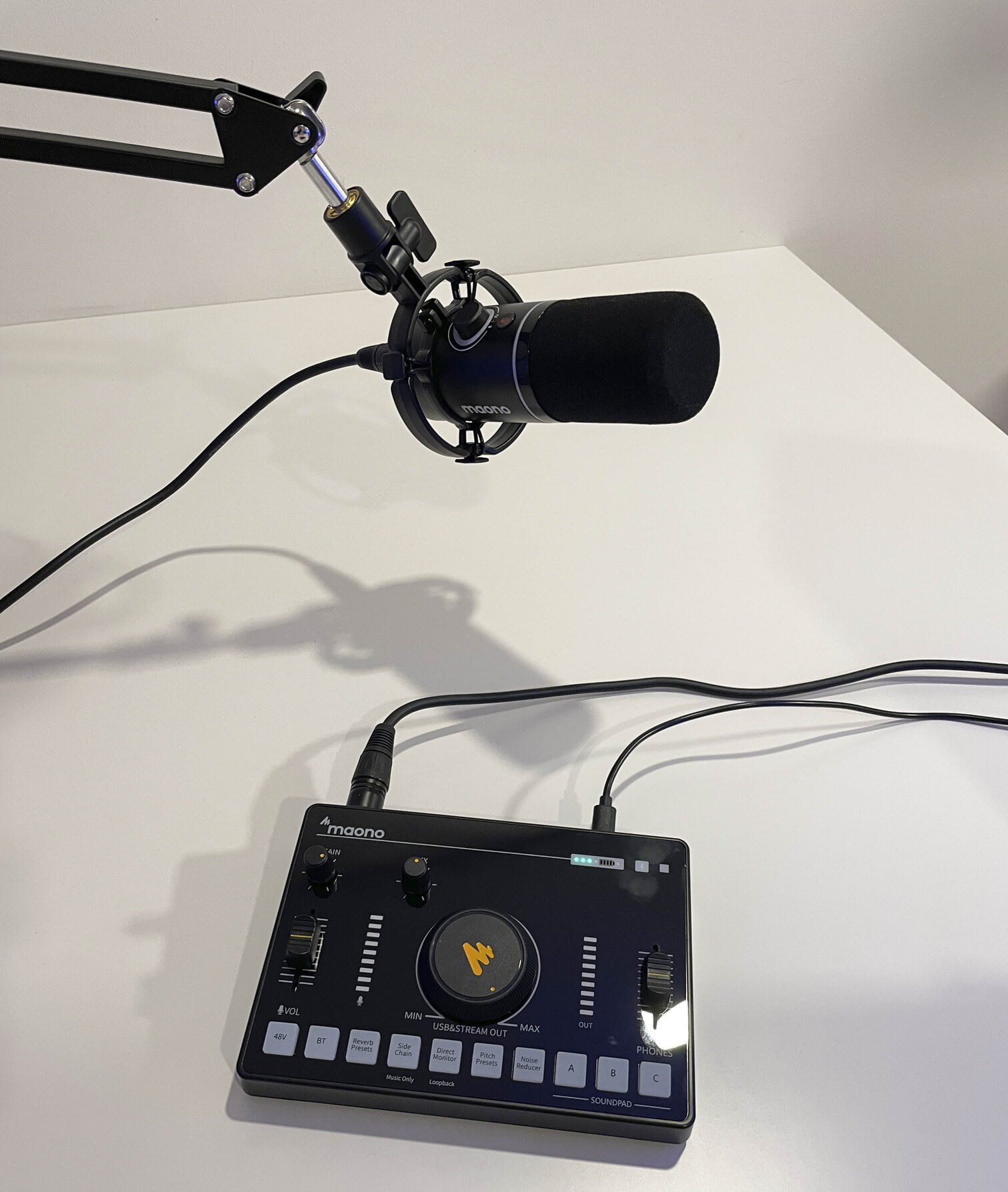 Maonocaster C2 Neo and Maono PD200X: The All-In-One Personal Streaming Audio Production Studio Review 5 Maonocaster C2 Neo and Maono PD200X